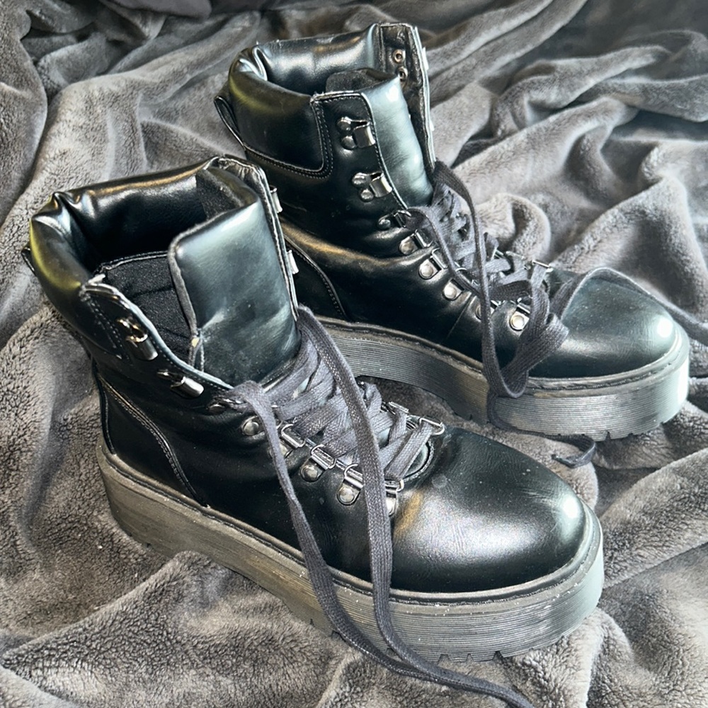 platform black boots